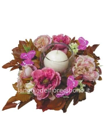 Coroncina centrotavola di fiori freschi con candela