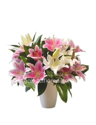 Mazzo di lilium assortiti.